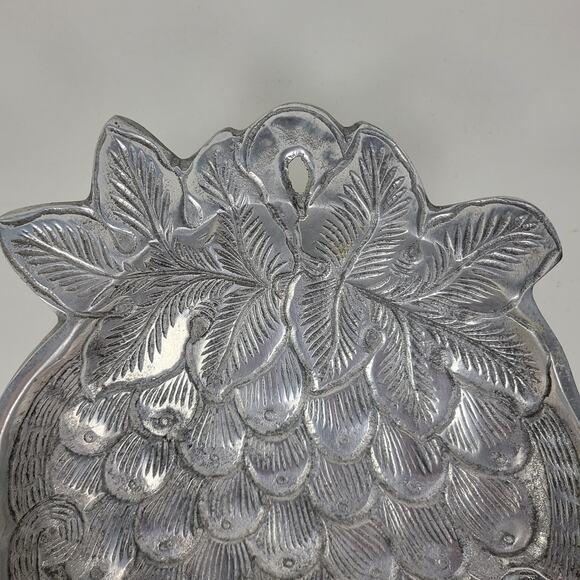 Vintage Strawberry Pewter Plate Mid-Century Modern Kitchen Decor Hammered - Picture 13 of 13